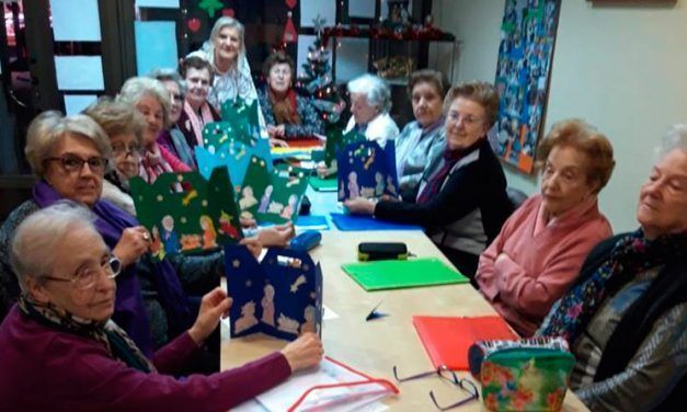 Taller de manualidades de adornos navideños – Diciembre 2019