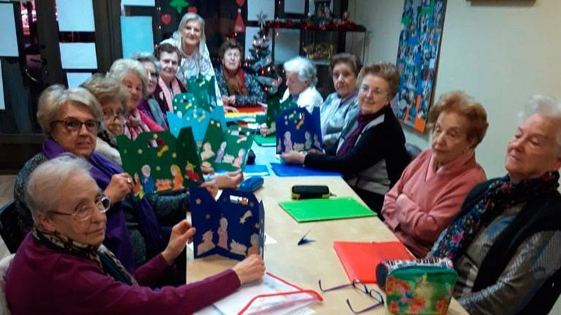 Taller de manualidades de adornos navideños – Diciembre 2019
