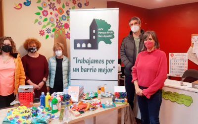 Entrega de material escolar al CEIP Tenerías